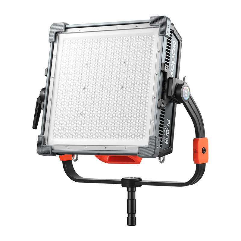 isocam-Godox-KNOWLED-P600R-Hard-RGB-LED-Light-2